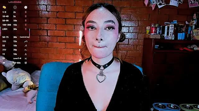 Annycolin  online show from May 1, 2026, 9:30 pm