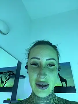 Snapshot of Black_sweet_Rose chatting on January 23, 2025, 10:01 pm Black sweet Rose online show from January 23, 2025, 10:01 pm