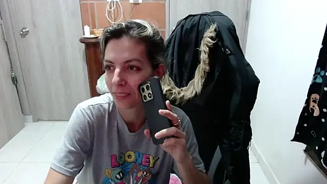 Princezzlove3 online show from February 12, 2025, 12:37 am