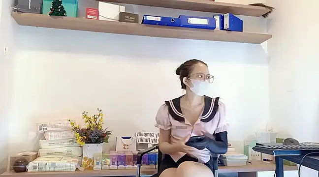 Snapshot of Lush-Office chatting on February 7, 2025, 11:45 pm Lush-Office online show from February 7, 2025, 11:45 pm