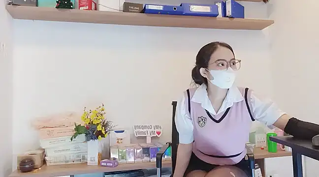 Snapshot of Lush-Office chatting on February 24, 2025, 8:06 am Lush-Office online show from February 24, 2025, 8:06 am