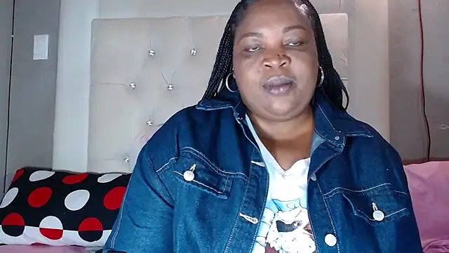 omalicha98 online show from May 4, 2026, 5:58 am
