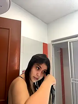 Snapshot of Aitana_Hilton_ chatting on November 13, 2025, 11:31 am Aitana Hilton online show from November 13, 2025, 11:31 am