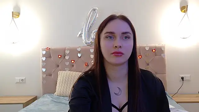 Snapshot of Lilliana_Moon chatting on February 18, 2025, 10:16 am Lilliana Moon online show from February 18, 2025, 10:16 am