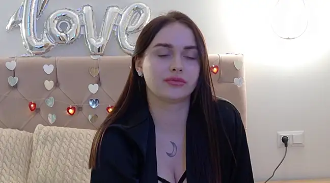 Snapshot of Lilliana_Moon chatting on February 18, 2025, 5:10 pm Lilliana Moon online show from February 18, 2025, 5:10 pm