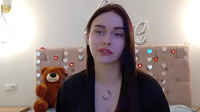 Snapshot of Lilliana_Moon chatting on February 26, 2025, 9:21 am Lilliana Moon online show from February 26, 2025, 9:21 am