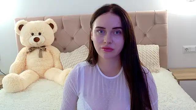 Snapshot of Lilliana_Moon chatting on September 10, 2025, 6:35 am Lilliana Moon online show from September 10, 2025, 6:35 am