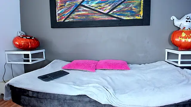 Charlotte curvy  online show from October 15, 2025, 8:09 pm