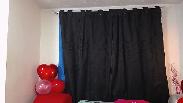 Snapshot of zahra_Jalid chatting on February 21, 2025, 7:43 pm zahra Jalid online show from February 21, 2025, 7:43 pm