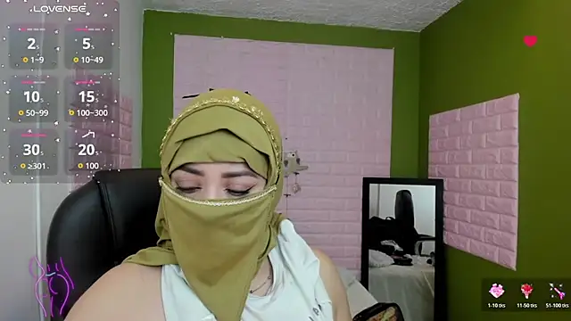 Snapshot of zahra_Jalid chatting on October 17, 2025, 10:34 pm zahra Jalid online show from October 17, 2025, 10:34 pm