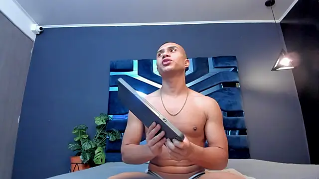 bruno cavalli online show from February 17, 2025, 5:32 pm