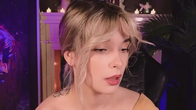 Snapshot of Bella_Alita chatting on January 18, 2025, 8:30 pm Bella Alita online show from January 18, 2025, 8:30 pm