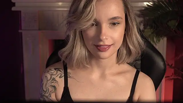 Snapshot of Bella_Alita chatting on January 19, 2025, 8:41 pm Bella Alita online show from January 19, 2025, 8:41 pm