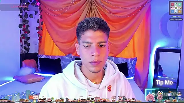 Ethan Boyy online show from October 21, 2025, 8:53 pm