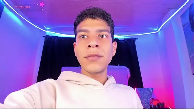Snapshot of Ethan_Boyy chatting on May 2, 2026, 7:41 pm Ethan Boyy online show from May 2, 2026, 7:41 pm
