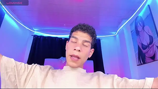 Snapshot of Ethan_Boyy chatting on May 7, 2026, 7:19 pm Ethan Boyy online show from May 7, 2026, 7:19 pm