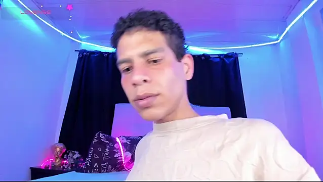 Snapshot of Ethan_Boyy chatting on July 25, 2026, 3:31 pm Ethan Boyy online show from July 25, 2026, 3:31 pm
