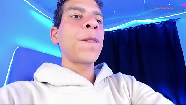 Snapshot of Ethan_Boyy chatting on July 30, 2026, 5:12 pm Ethan Boyy online show from July 30, 2026, 5:12 pm
