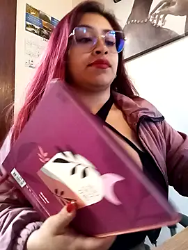 Snapshot of AnonymousGirl chatting on January 23, 2025, 1:24 pm AnonymousGirl online show from January 23, 2025, 1:24 pm