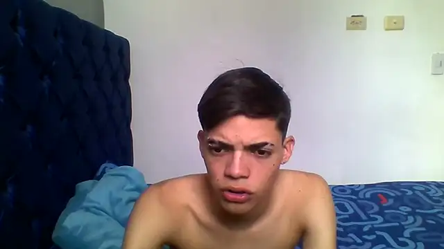 Latinos 2001 online show from May 6, 2026, 1:49 pm