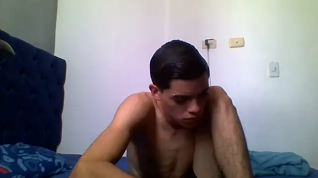 Latinos 2001 online show from June 10, 2026, 4:17 pm