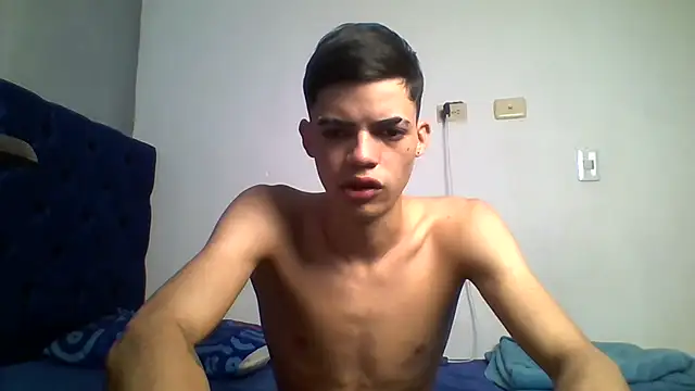 Latinos 2001 online show from June 25, 2026, 12:31 pm