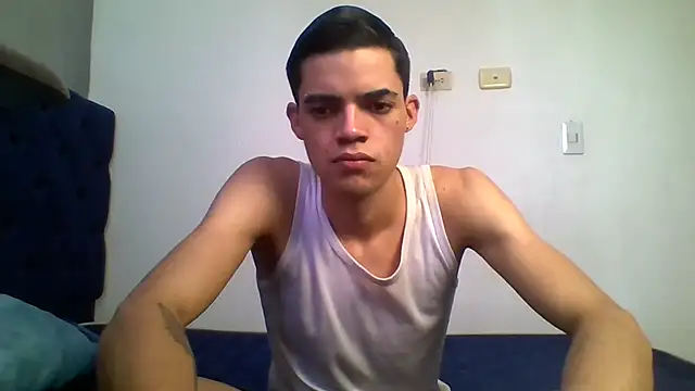 Latinos 2001 online show from July 6, 2026, 2:14 pm