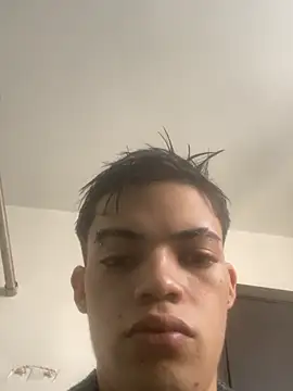 Latinos 2001 online show from July 28, 2026, 12:48 pm