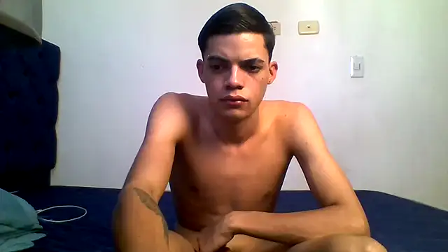 Latinos 2001 online show from July 28, 2026, 6:20 pm