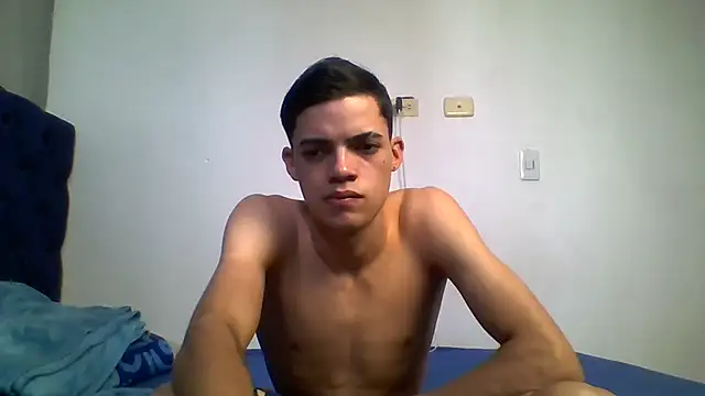 Latinos 2001 online show from August 6, 2026, 7:27 pm