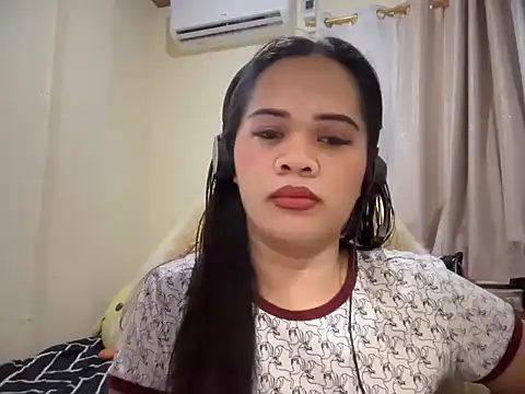 Snapshot of SophiaCourthaway chatting on June 5, 2026, 8:09 am SophiaCourthaway online show from June 5, 2026, 8:09 am