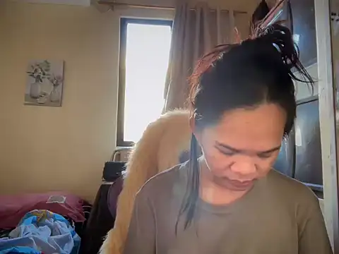 Snapshot of SophiaCourthaway chatting on June 7, 2026, 8:18 am SophiaCourthaway online show from June 7, 2026, 8:18 am