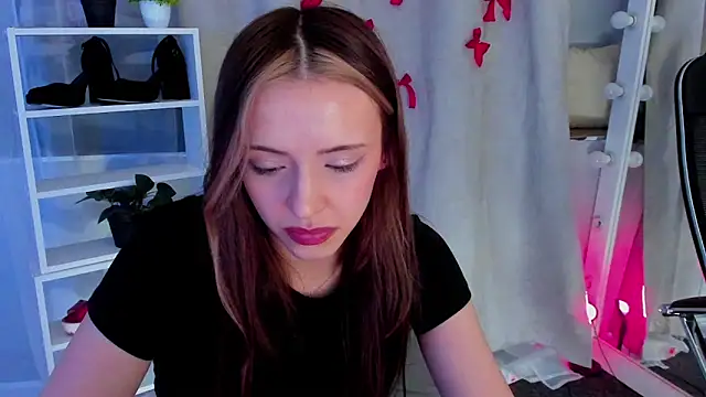 Snapshot of Sahara_Shields chatting on March 5, 2025, 4:35 pm Sahara Shields online show from March 5, 2025, 4:35 pm