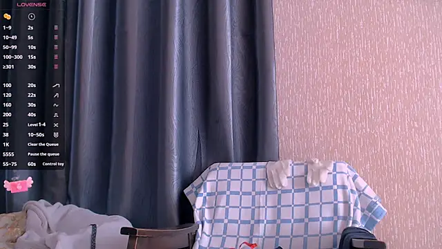 Snapshot of _Roselina_ chatting on February 15, 2025, 7:38 am Roselina online show from February 15, 2025, 7:38 am