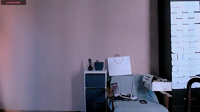 Snapshot of _Roselina_ chatting on October 19, 2025, 10:38 am Roselina online show from October 19, 2025, 10:38 am