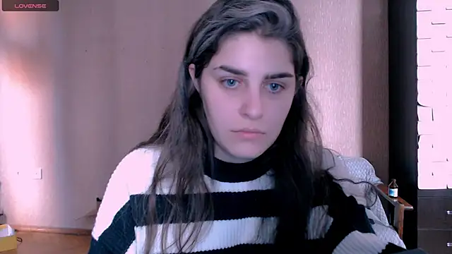 Snapshot of _Roselina_ chatting on November 25, 2025, 11:21 am Roselina online show from November 25, 2025, 11:21 am