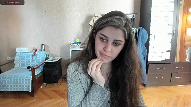  Roselina  online show from April 27, 2026, 12:03 pm