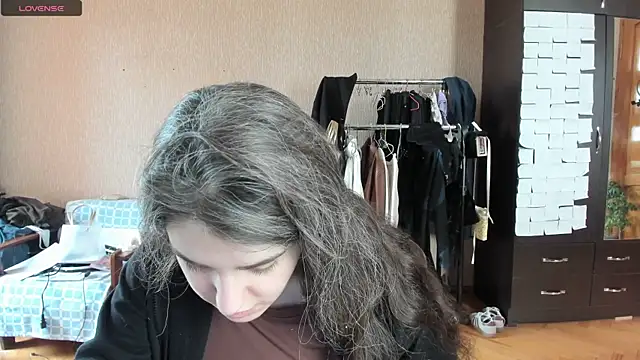 Snapshot of _Roselina_ chatting on June 14, 2026, 12:29 pm Roselina online show from June 14, 2026, 12:29 pm