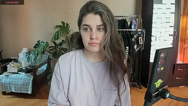 Snapshot of _Roselina_ chatting on July 28, 2026, 10:21 am Roselina online show from July 28, 2026, 10:21 am