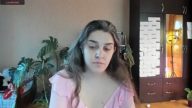 Snapshot of _Roselina_ chatting on August 6, 2026, 3:36 pm Roselina online show from August 6, 2026, 3:36 pm