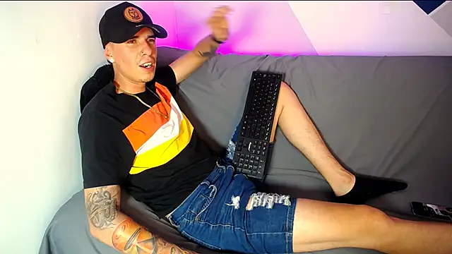 Snapshot of Baan10 chatting on February 1, 2025, 8:16 pm Baan10 online show from February 1, 2025, 8:16 pm