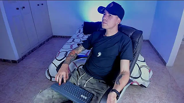 Snapshot of Baan10 chatting on February 19, 2025, 7:05 pm Baan10 online show from February 19, 2025, 7:05 pm