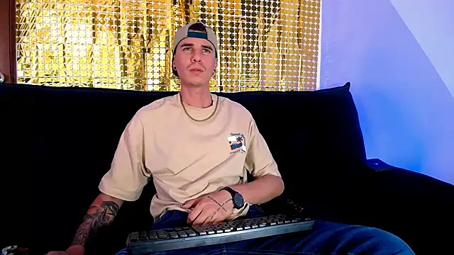 Snapshot of Baan10 chatting on March 18, 2025, 8:37 pm Baan10 online show from March 18, 2025, 8:37 pm