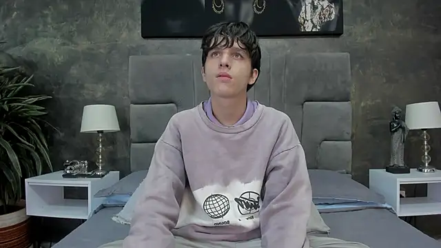 bruce hans online show from October 18, 2025, 11:44 am