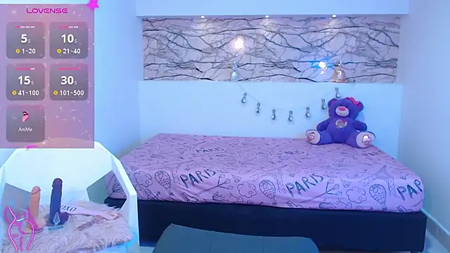 Snapshot of IslaBlaze chatting on February 21, 2025, 12:06 pm IslaBlaze online show from February 21, 2025, 12:06 pm