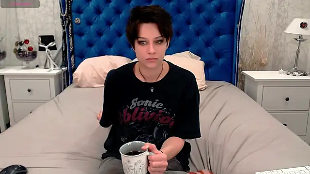 via mayer  online show from December 23, 2025, 4:21 am