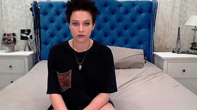 Snapshot of via_mayer_ chatting on June 23, 2026, 2:26 pm via mayer online show from June 23, 2026, 2:26 pm