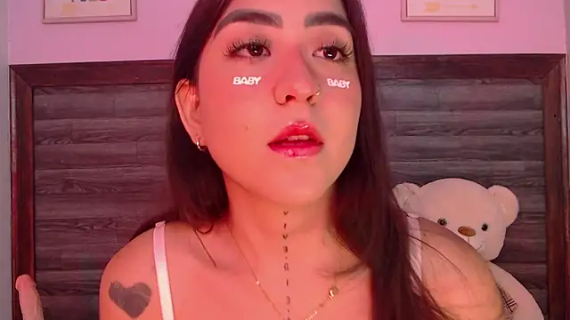 AdaaMillan online show from February 4, 2026, 8:03 pm