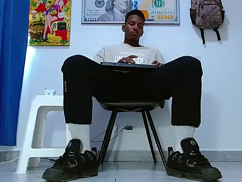 Snapshot of Master_foot_ chatting on July 13, 2026, 8:44 pm Master foot online show from July 13, 2026, 8:44 pm