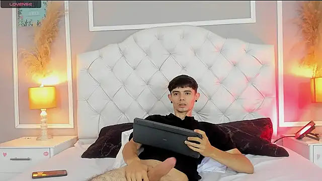 Snapshot of connor_and_angel chatting on February 8, 2025, 2:16 pm connor and angel online show from February 8, 2025, 2:16 pm